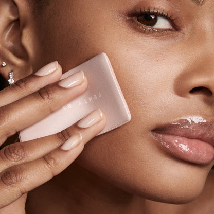Fenty Beauty INVISIMATTE 2.0 - Poudre matifiante